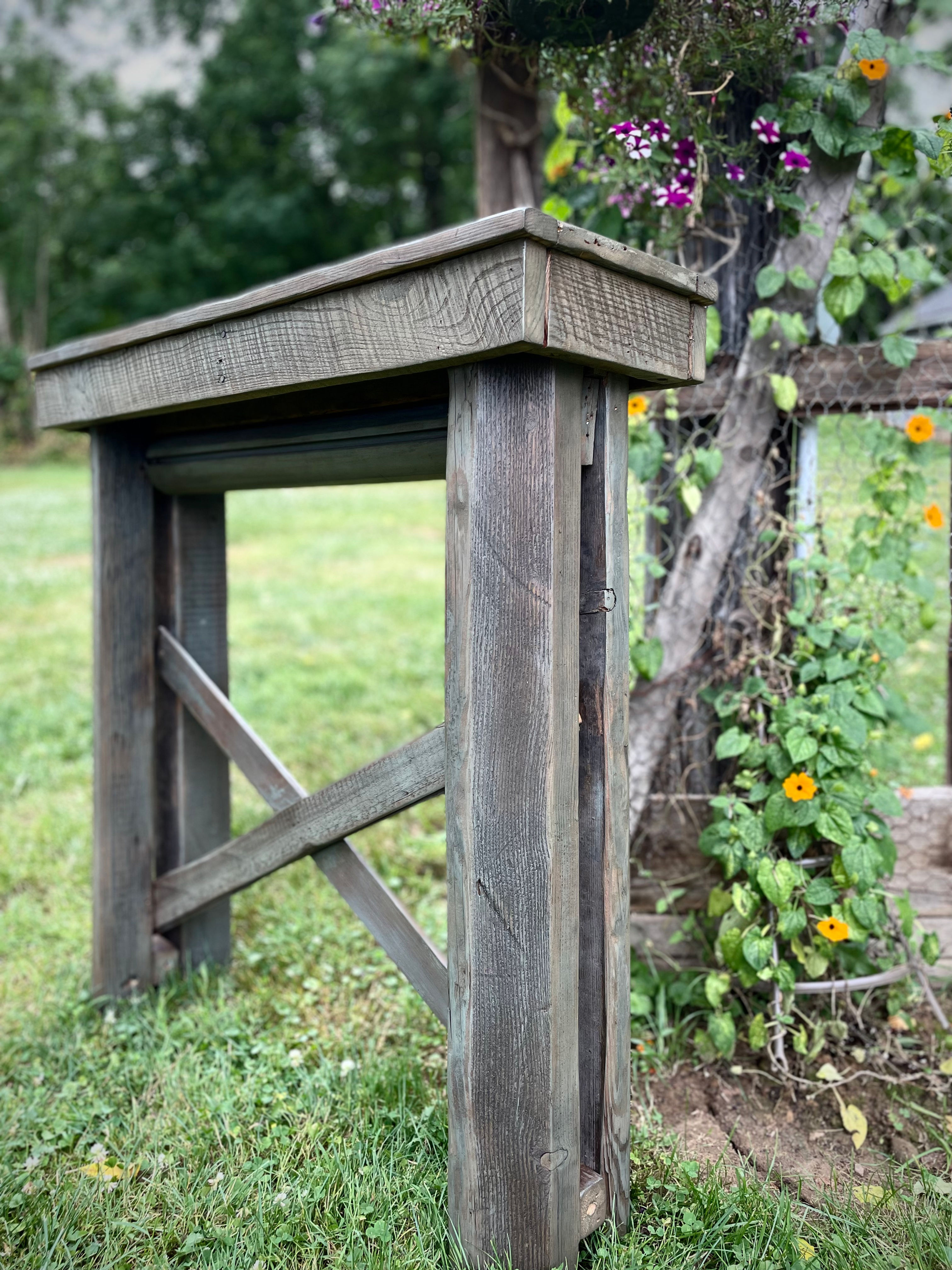combo farmhouse table/flower box