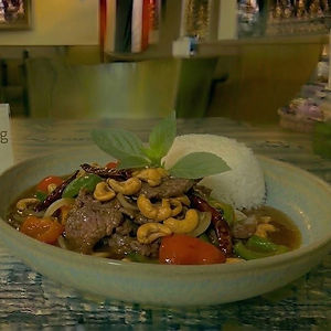 Pad Med Mamuang 'Cashewnuts' mit Rind
