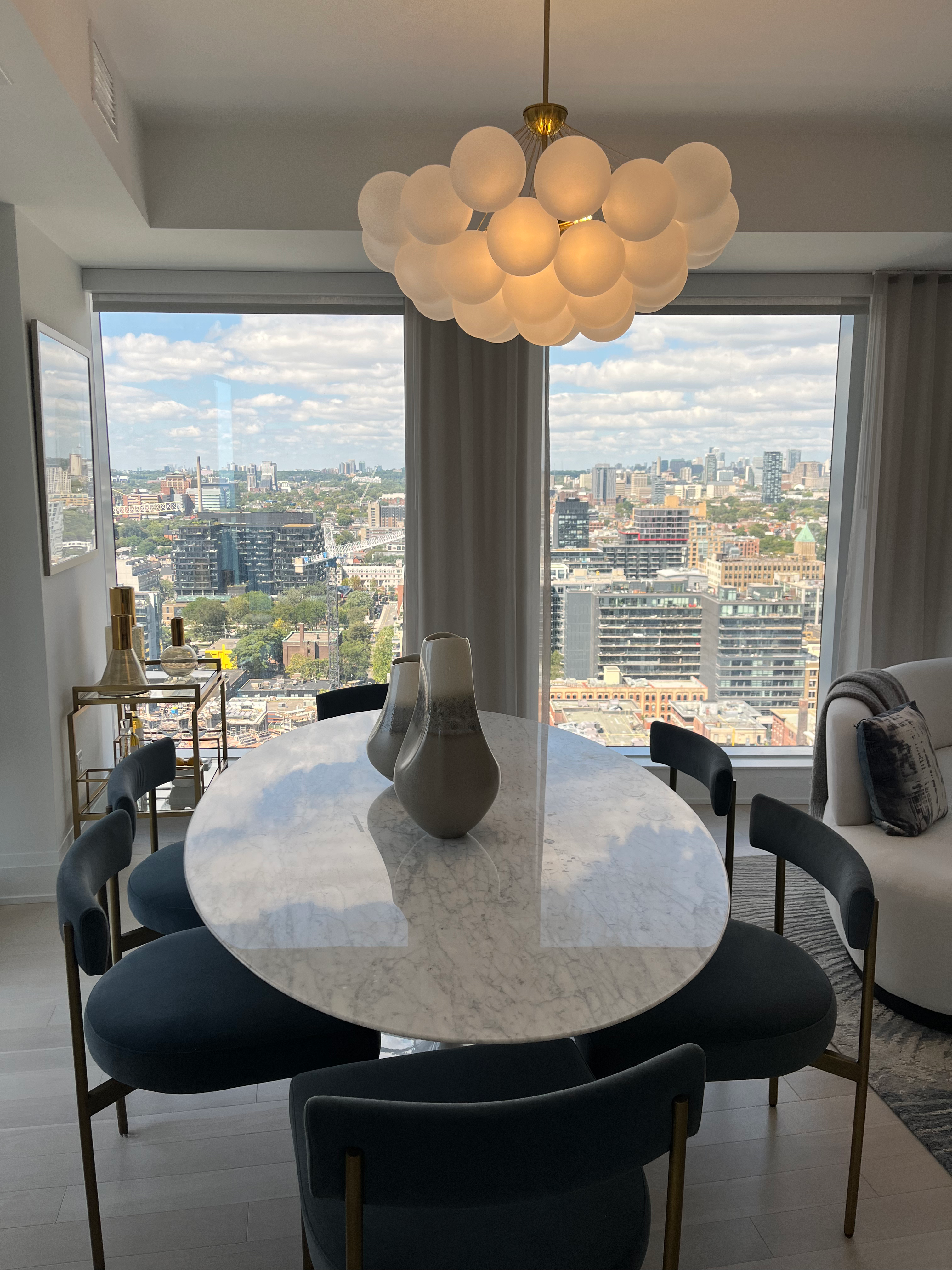 La Table Quartzite en Monochrome - Forme Oeuf