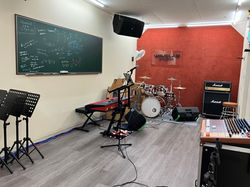 R4 Room 1
