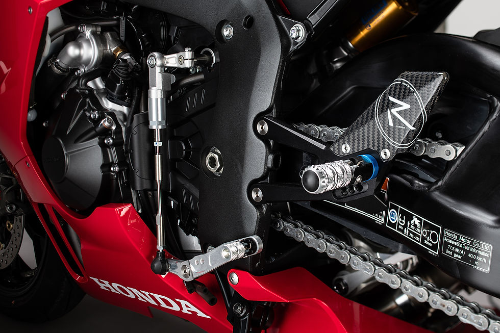 Miniaturbild: Fußrastenanlage R LighTech Honda CBR 1000 RR-R SC82 (20-24) (mit ABE)