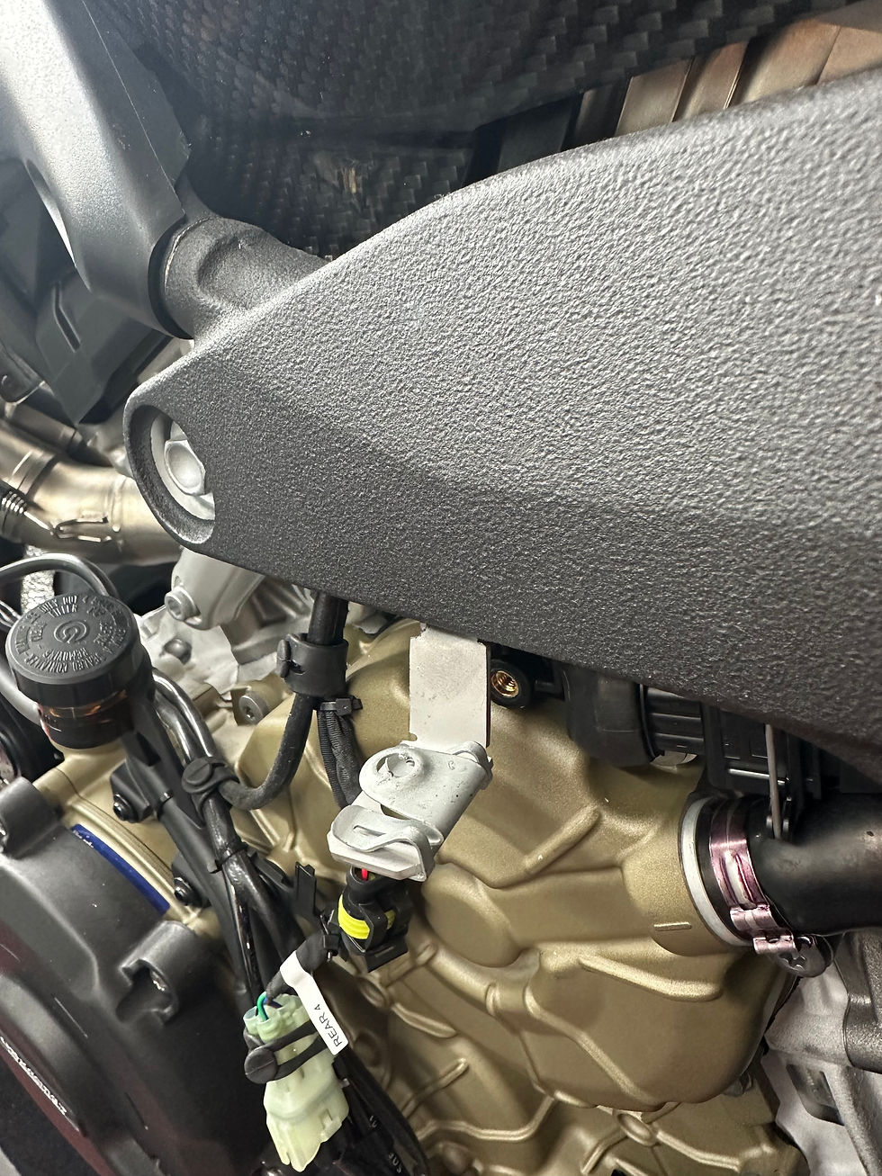 Miniaturbild: SBK Verkleidungshalter Kit AP Carbon Line Ducati Panigale V4/S/R (22-24)