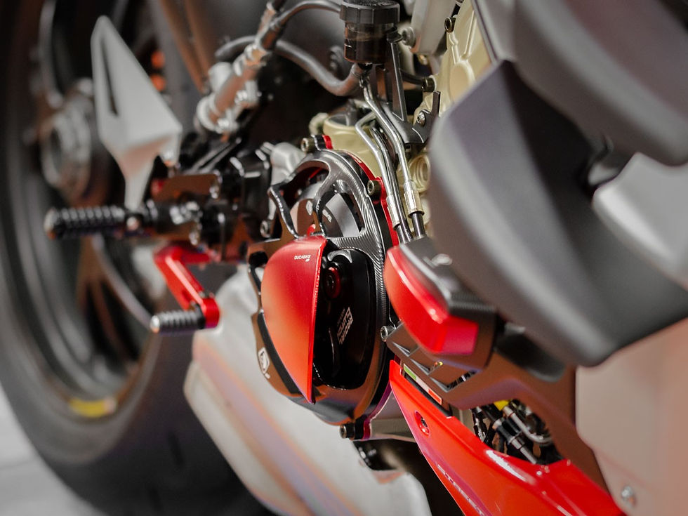 Miniatura: Tapa embrague seco + toma aire Ducabike Ducati Panigale V4 R (19-21)