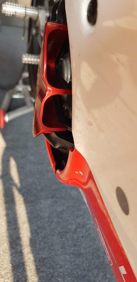 Miniature : Carter Embrayage à Sec + Araignée Booster Airflow Ducati Panigale V4 R (19-21)