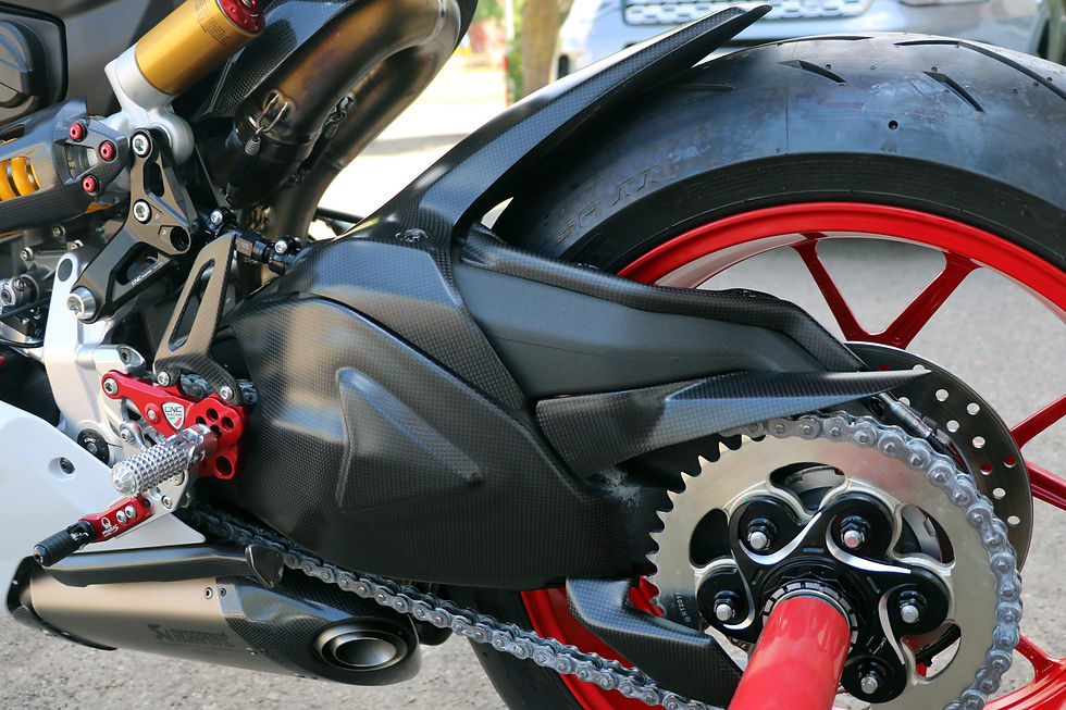 Miniaturbild: Schwingenabdeckung Carbon Ducati Panigale V2 955 (20-24) CNC Racing