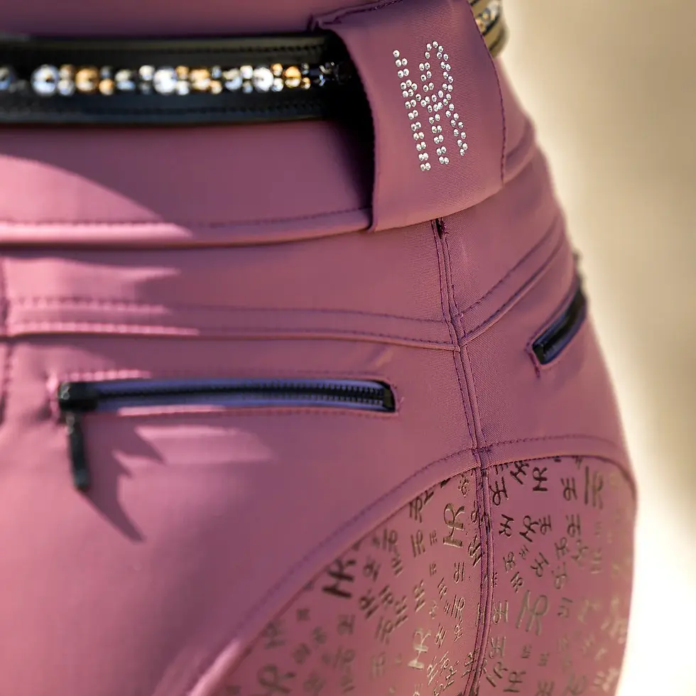 Thumbnail: Mrs. Ros rijbroek Amsterdam in Dark Rose met siliconen zitvlak close-up achterkant