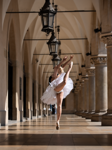 sesja baletowa fotografia baletu balet w Krakowie portret baletnica modern fashion sesja baletu tancerka fotografia taneczna ballet photography ballet photographer best ballet photographer best ballerina ballet dancer Kraków Warszawa Katowice balet opera tancerz zawodowy Photoballerina