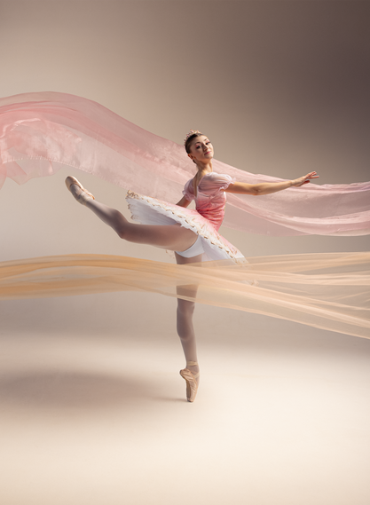 sesja baletowa fotografia baletu balet w Krakowie portret baletnica modern fashion sesja baletu tancerka fotografia taneczna ballet photography ballet photographer best ballet photographer best ballerina ballet dancer Kraków Warszawa Katowice balet opera tancerz zawodowy Photoballerina
