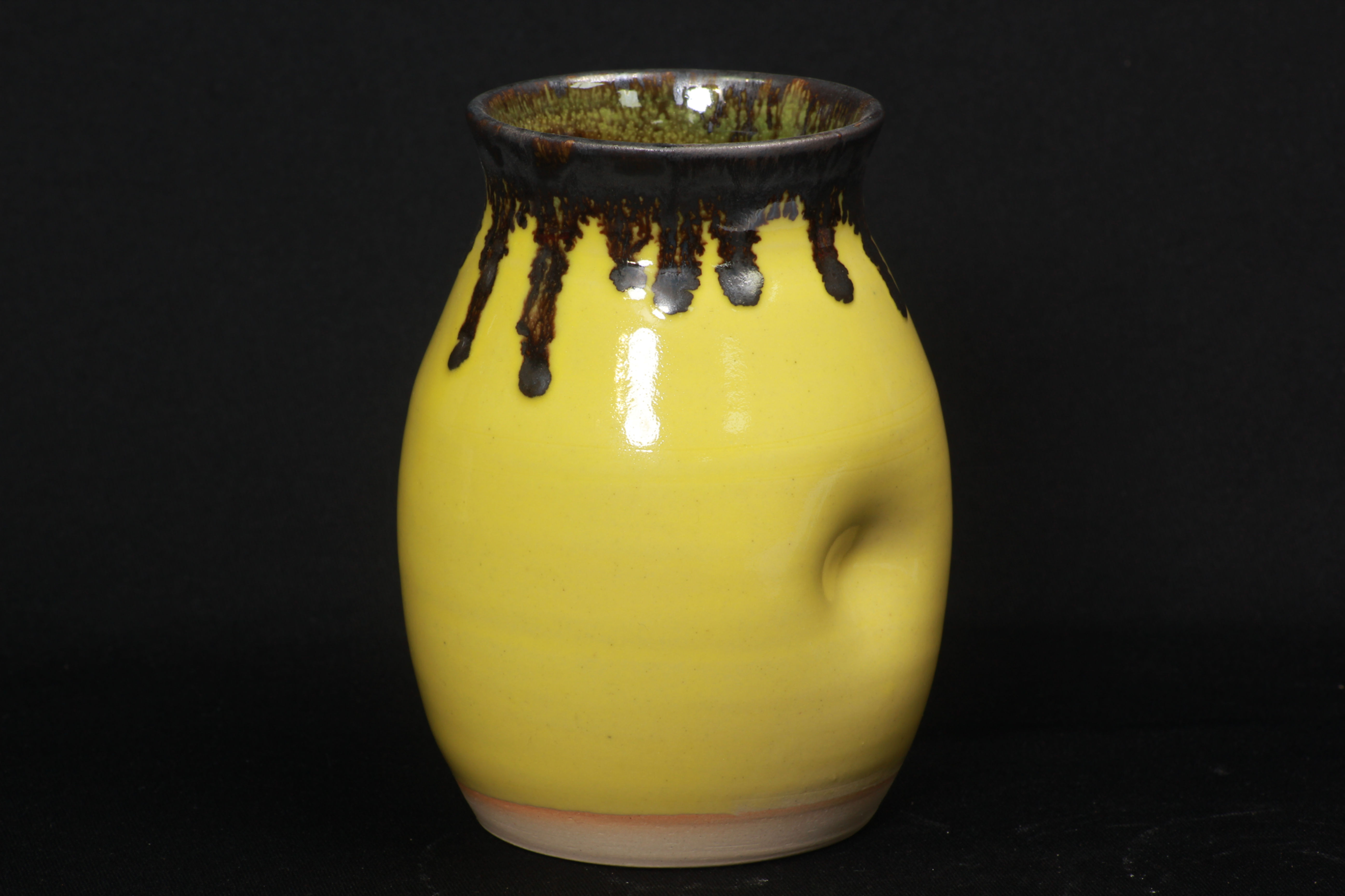 Pinch Mug – Gorse Yellow Glaze front view