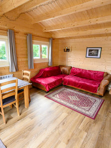 Lounge 1.jpg