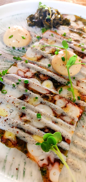 Chef privé Stéphane Varichon cours de cuisine à domicile travail autour de la cuisson du poulpe