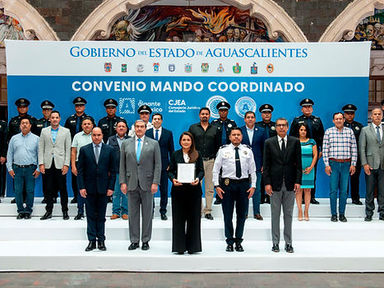 EN AGUASCALIENTES, LA GOBERNADORA Y PRESIDENTES MUNICIPALES FIRMAN CONVENIO PARA FORMALIZAR MANDO COORDINADO DE SEGURIDAD