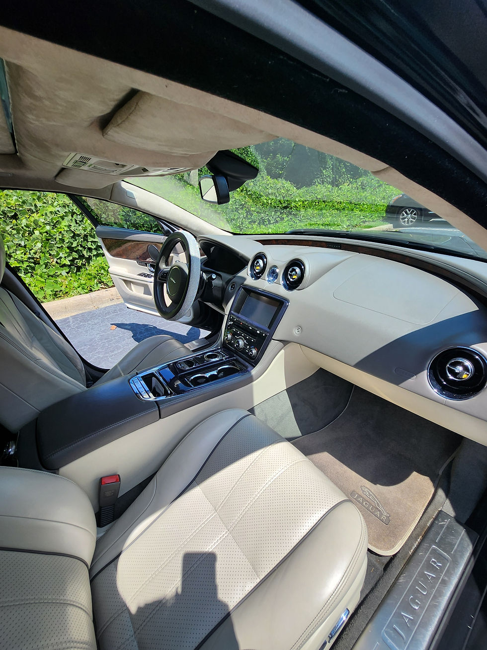 Thumbnail: 2011 Jaguar XJ (SOLD)