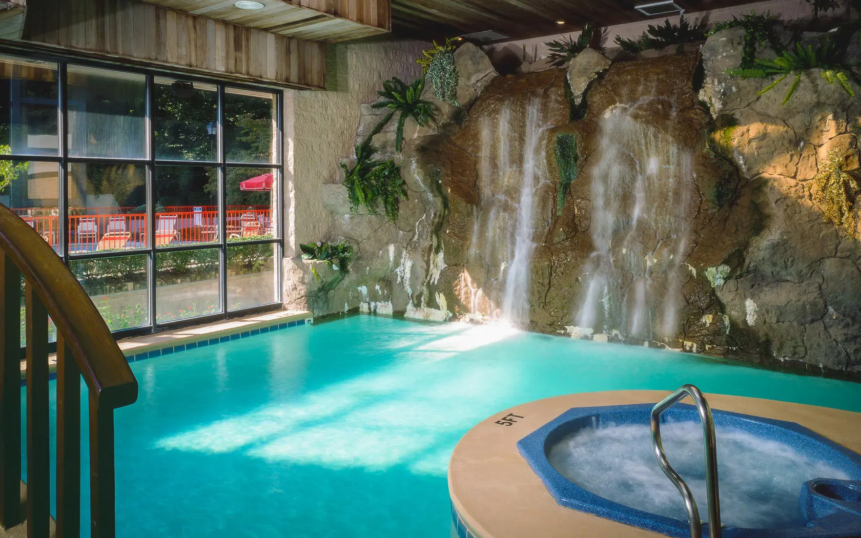 Gatlinburg hotels with indoor pools