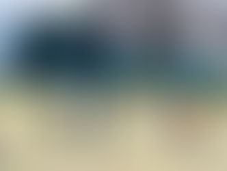 太空直排輪冬天運動的孩子們