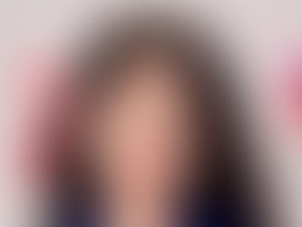 Alessia Cara retorna com o álbum "Love & Hyperbole", explorando amor, perda e amadurecimento