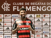 Emerson Royal é apresentado no Flamengo e se declara: “Sempre fui flamenguista e não sabia”