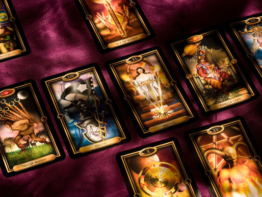 As Diferenças entre o Baralho Cigano e o Tarô de Marselha.