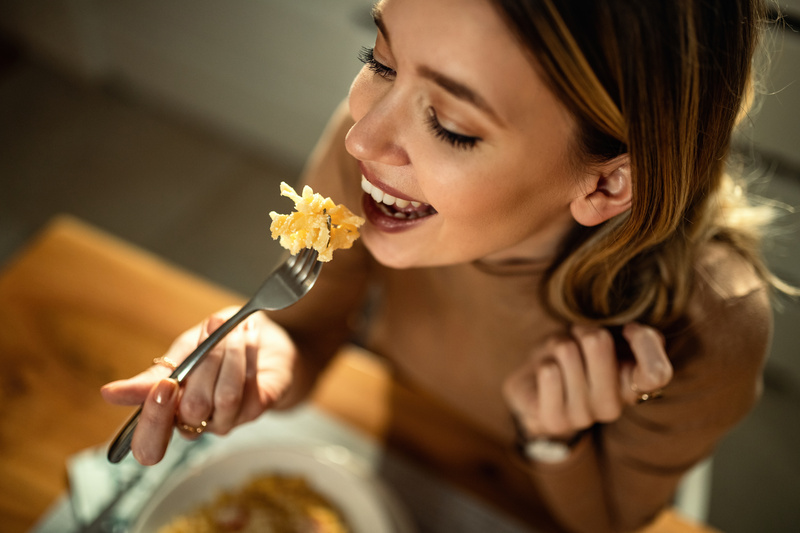 Comer de 3 em 3 horas, cortar carboidrato e fazer detox