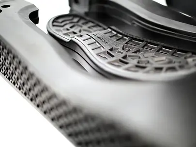 Apresentamos o xPRO1100-Black: Resina rígida de alto desempenho com rigidez superior e resistência à temperatura.
