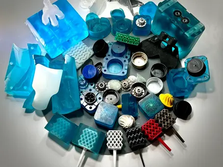 Para quais indústrias o Freeform Injection Molding é indicado?