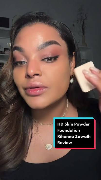 الصورة المصغرة: MAKE UP FOR EVER  HD Skin Matte Velvet Blurring Powder Foundation