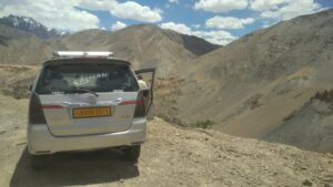 Srinagar to Leh Taxi