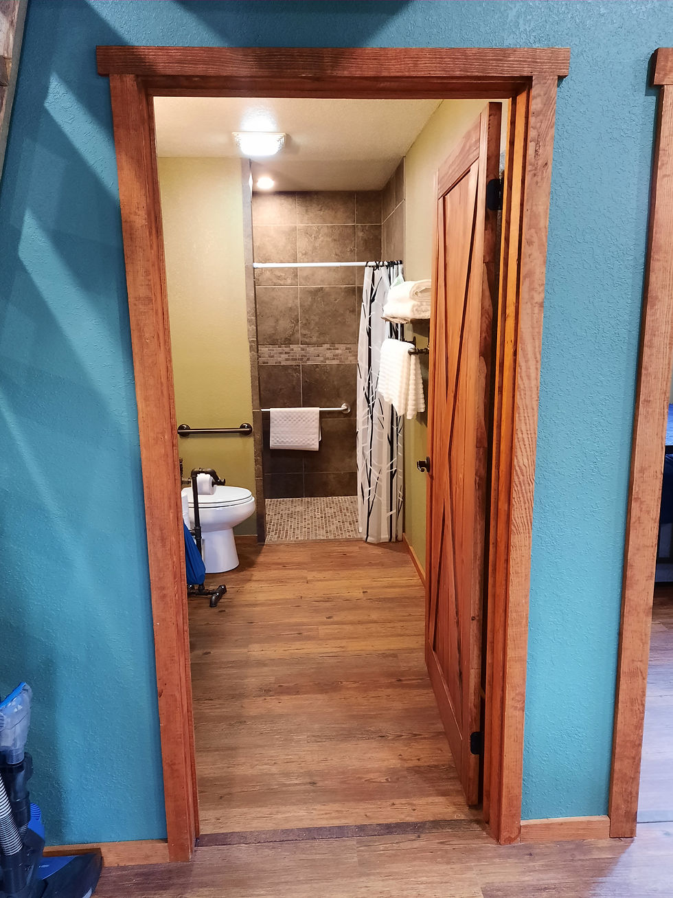Cherry Hill cabin bathroom