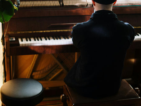 Discover whether you can truly become a self-taught pianist or if learning with a piano teacher in London is the key to faster progress and lasting motivation.