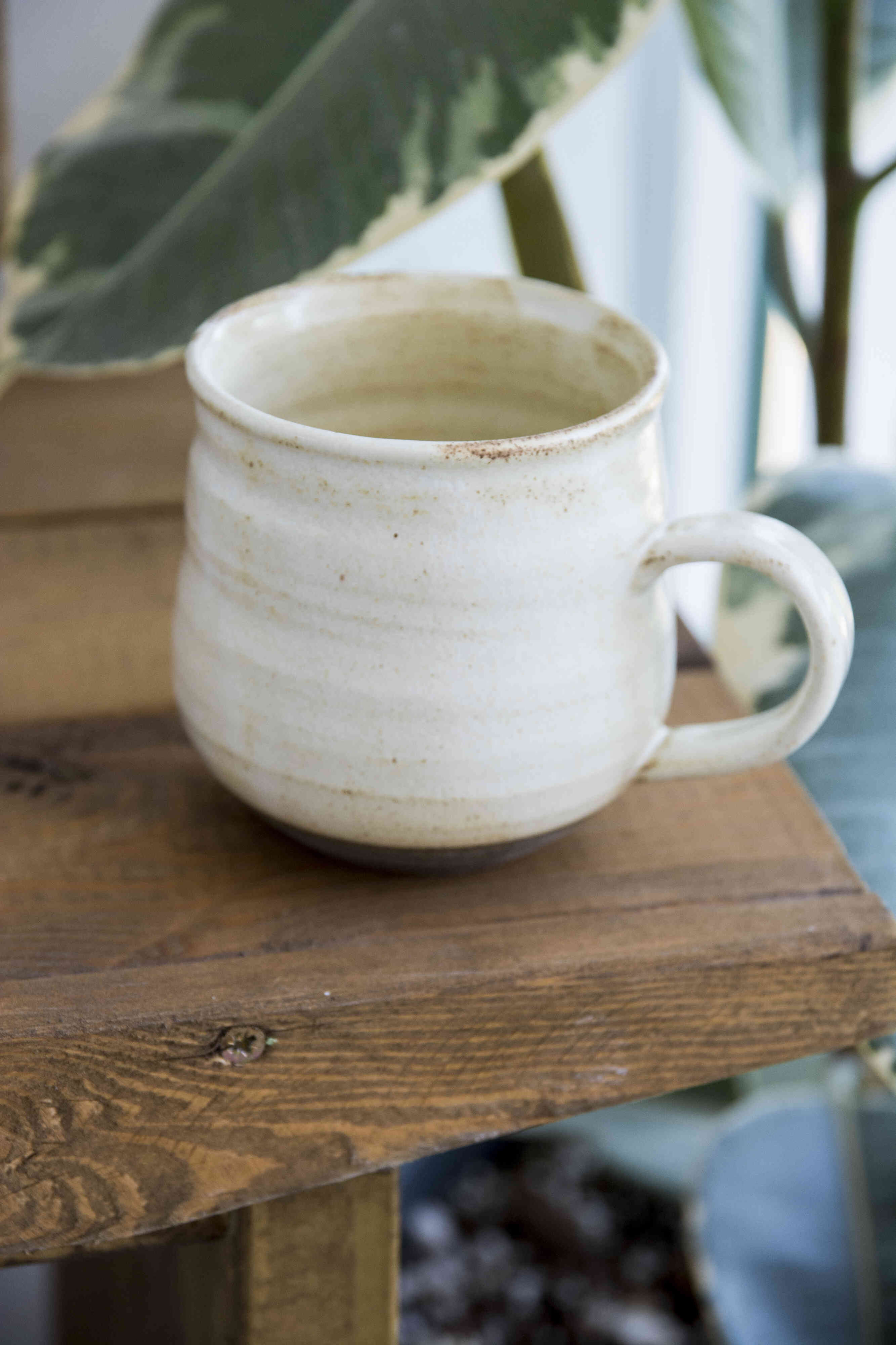 ספל קדרות בעבודת יד