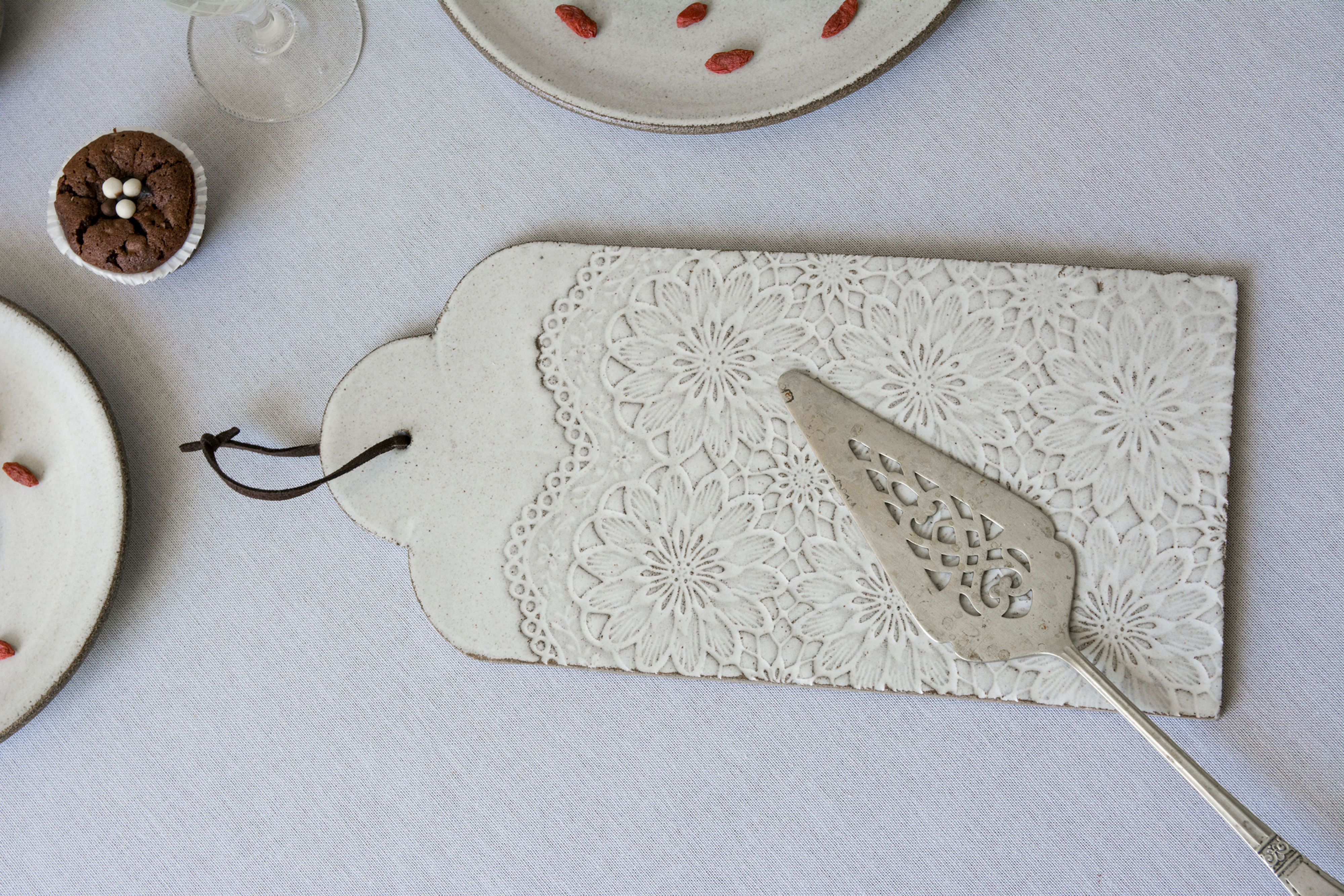 שרקוטרי מגש מקרמיקה לבנה