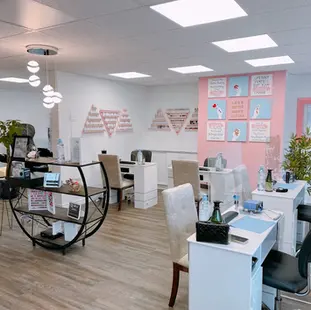 Book Your Pampering Session at Moncton Nail Salon