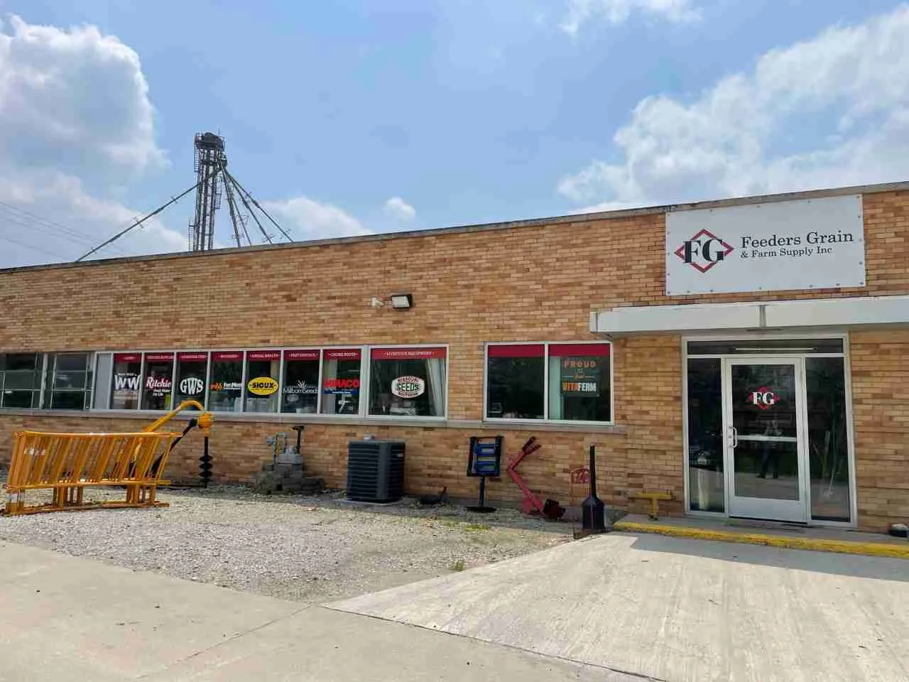 Feeders Grain & Farm Supply Storefront in Corning Iowa