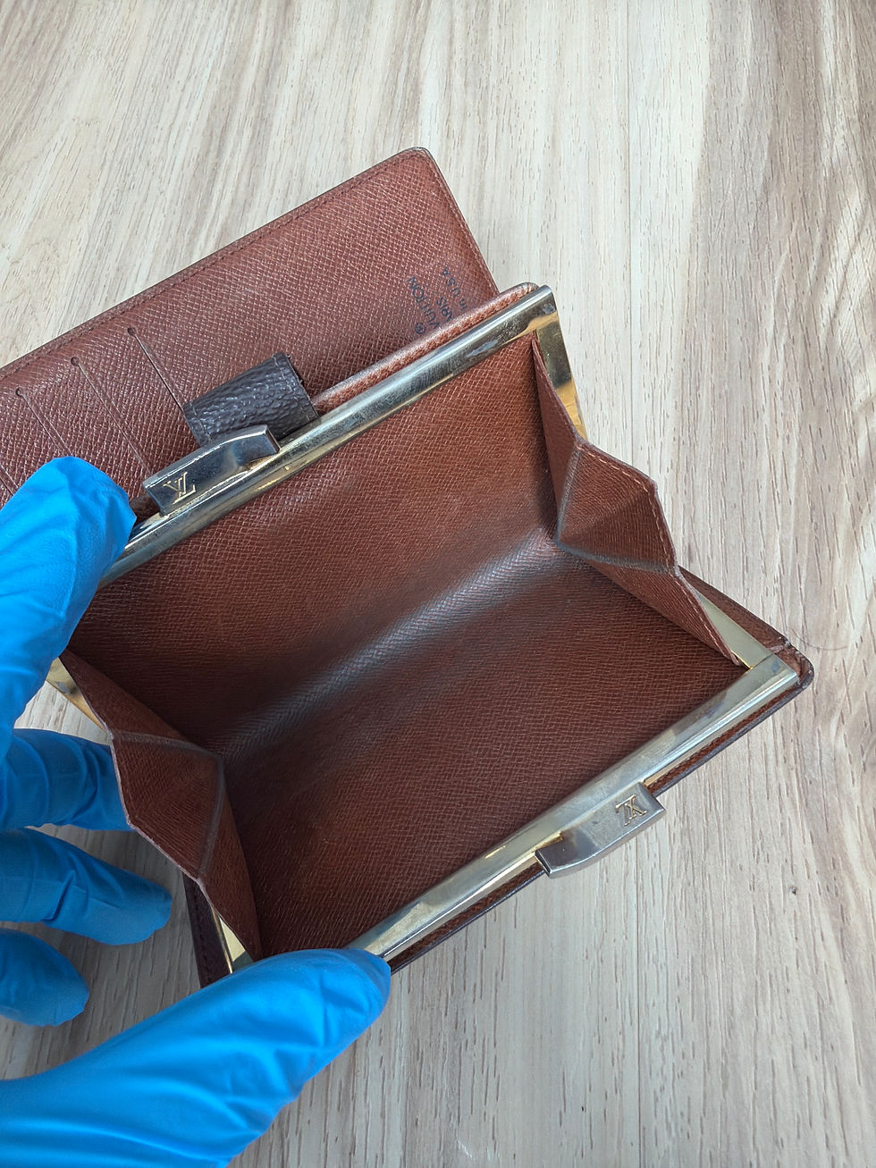 Thumbnail: Louis Vuitton Monogram Vintage French Kiss Lock Wallet