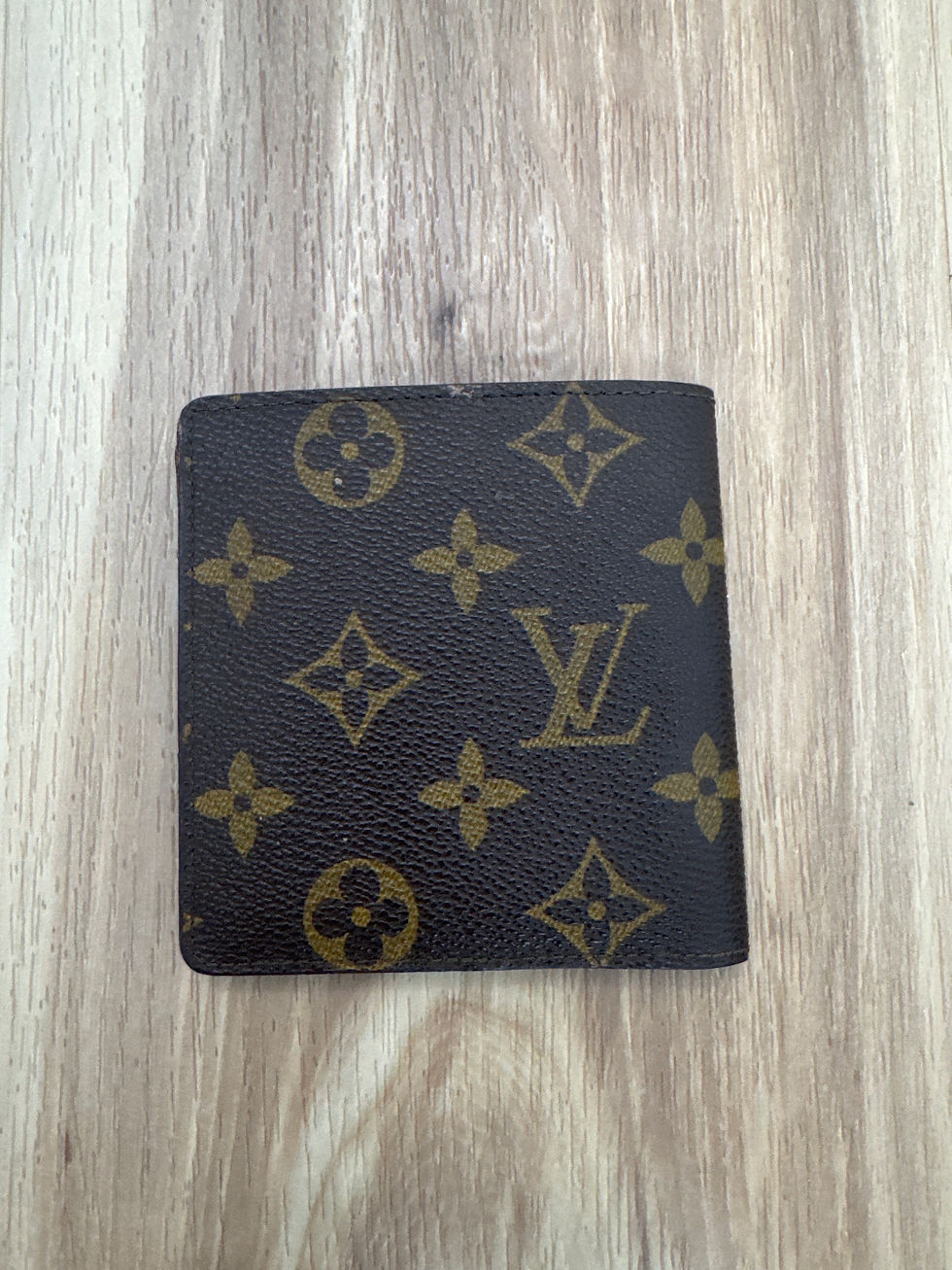 Thumbnail: Louis Vuitton Multiple Card Slots Monogram Bifold Wallet