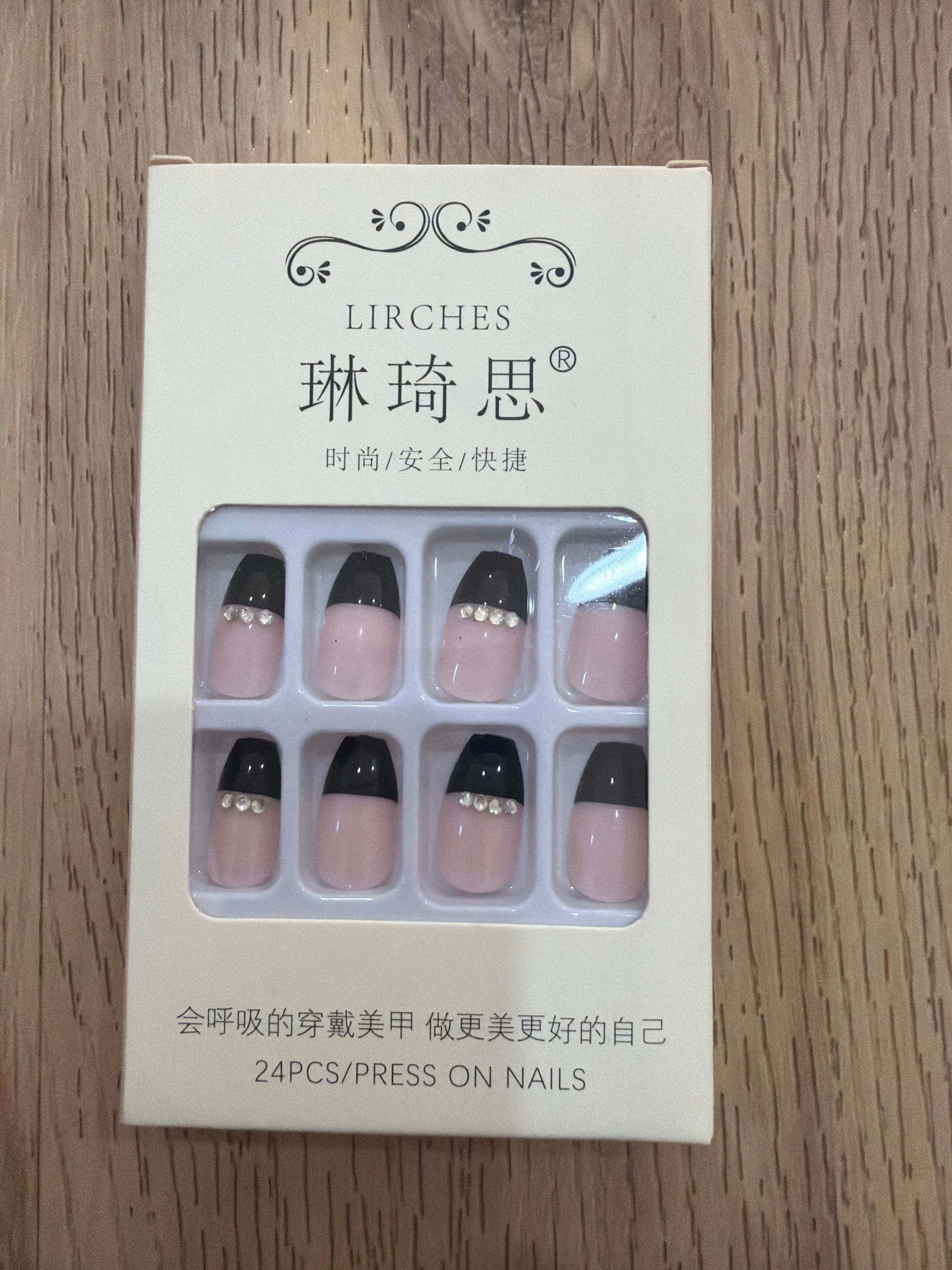 Nails -Black Tip With Rhinestones