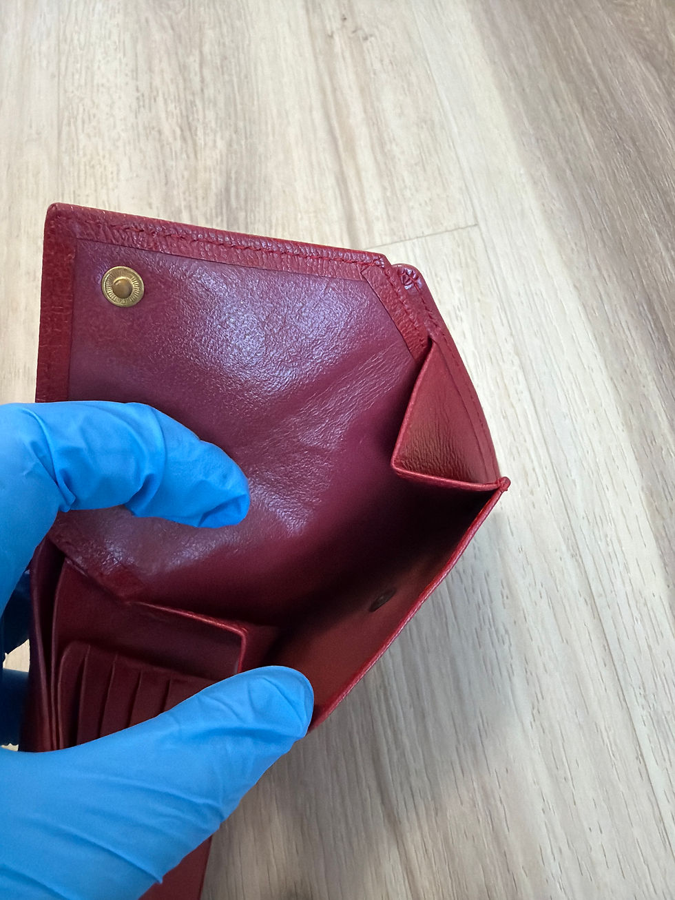 Thumbnail: Vintage Yves Saint Laurent Bifold Red & Gold Wallet