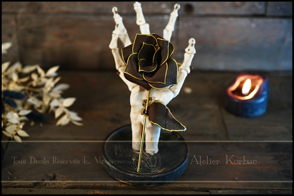 Miniature : Rose décorative en Cuir et Laiton