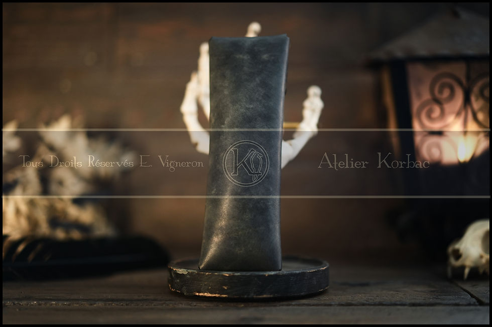 Miniature : Trousse Rivetée Cuir Tanné Végétal