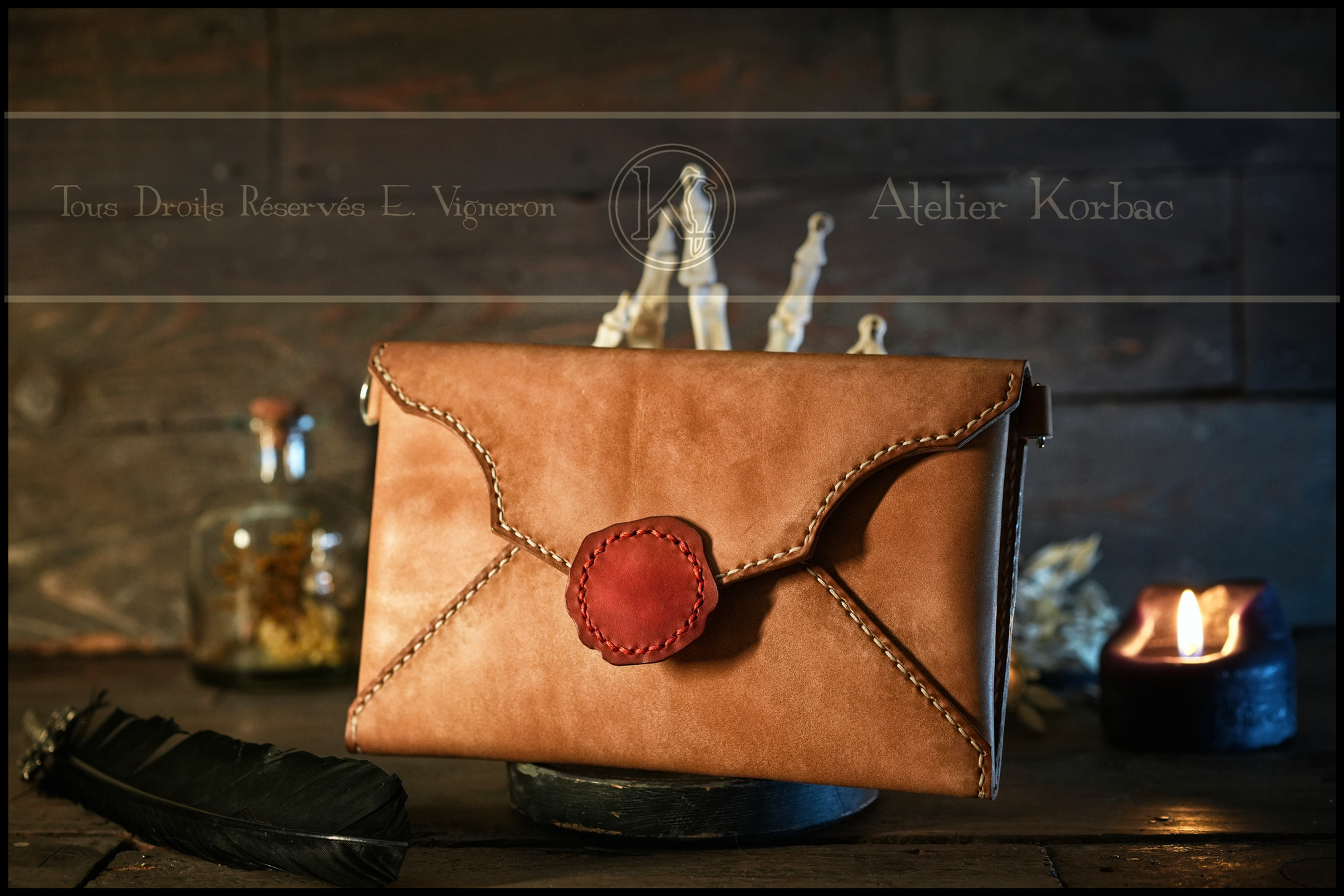 Pochette lettre en cuir tanné végétal