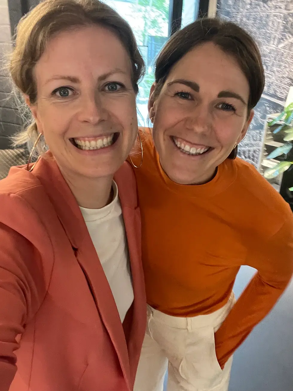 Gründerinnen Heycare_Anna + Julia.webp