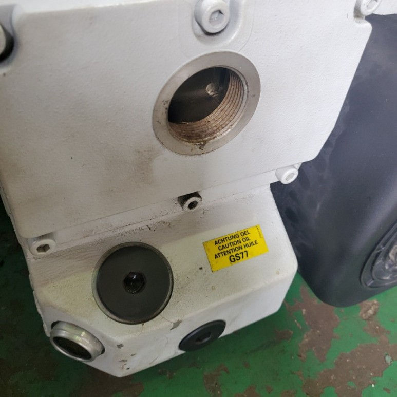 섬네일: 라이볼드 SOGEVAC SV100B 진공펌프