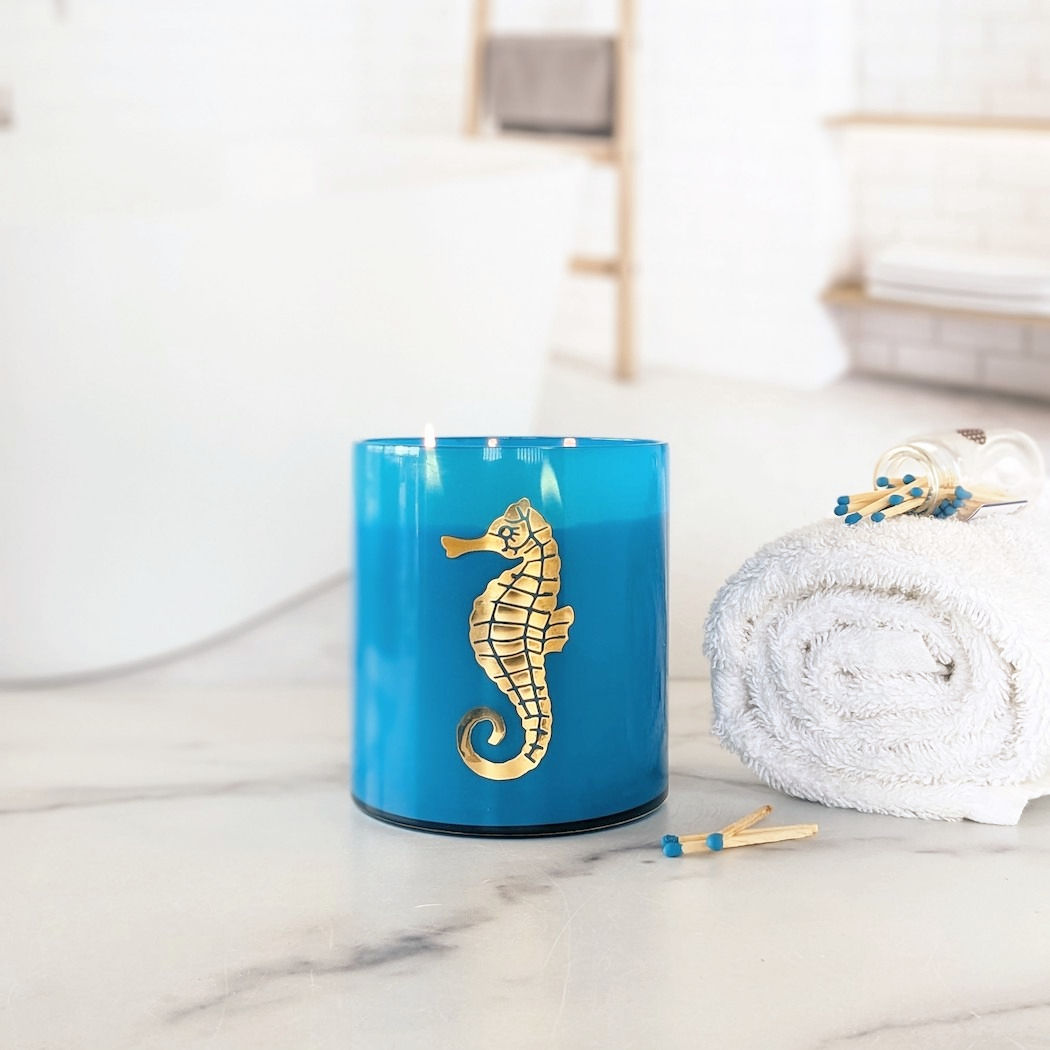 Seahorse double-wick scented soy candle front view