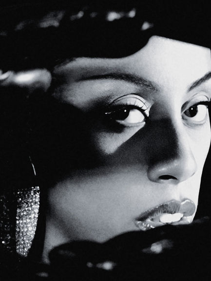 Rochelle Jordan – Through the Wall