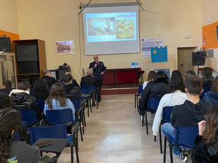 A.A.A. – Aviatori d’Italia Sezione di Galatone nelle scuole nel giorno del Centenario dell’A.M.