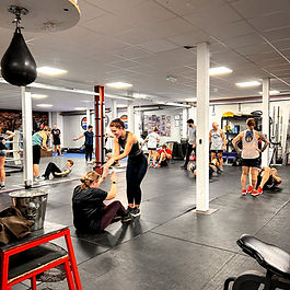 Tuesdays & Thursdays 
6 - 6.45 pm
Saturdays
9 - 9.45 am