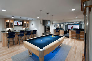 modern-basement-bar-design