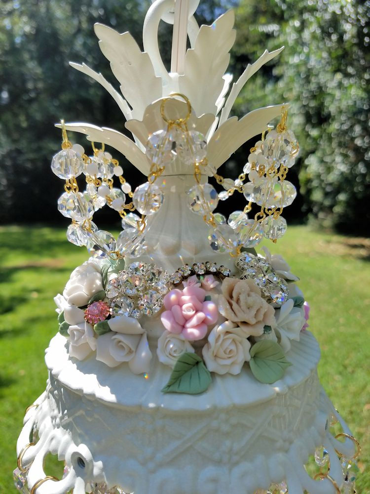 Thumbnail: Roses Chandelier