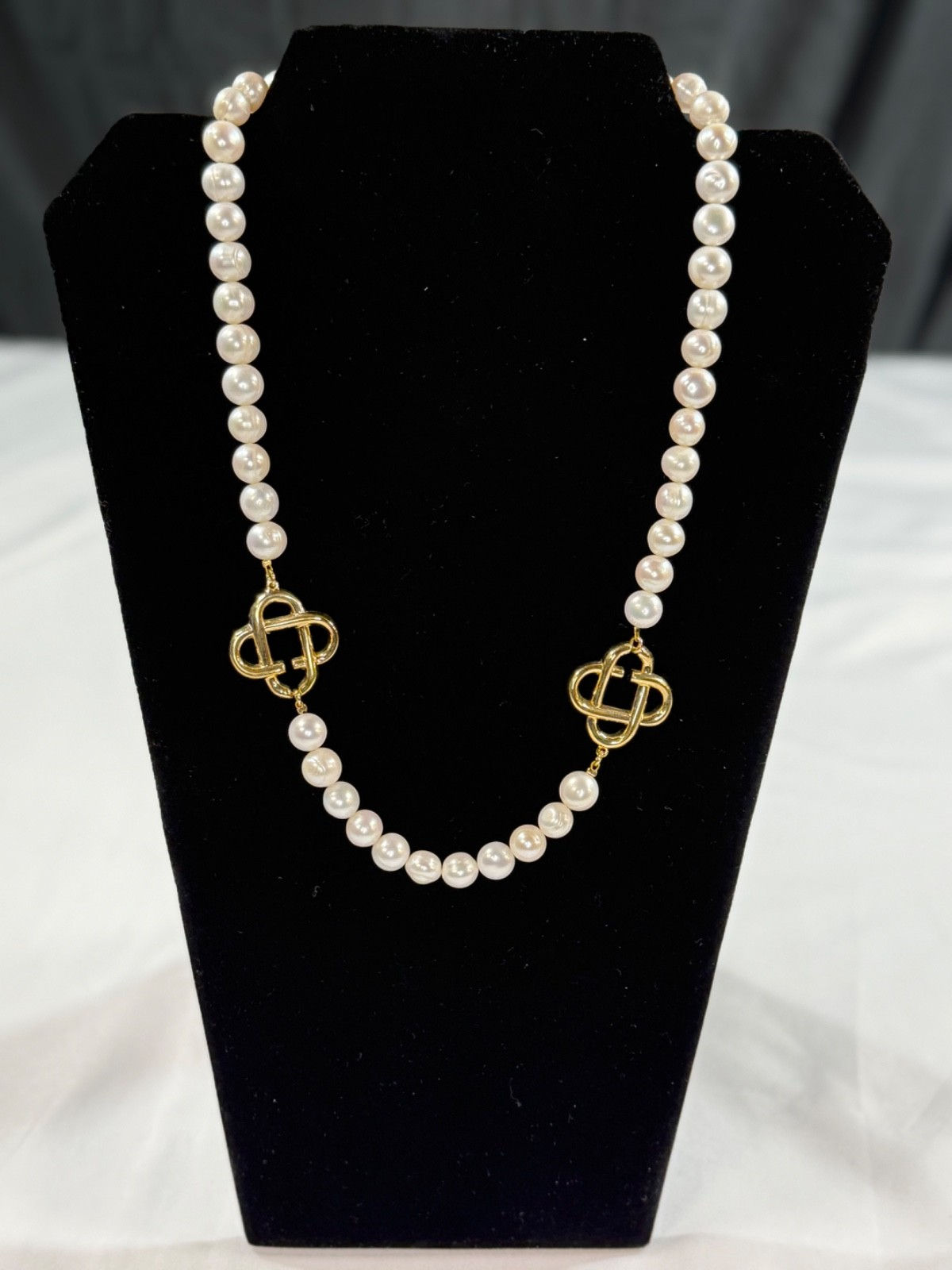 Casablanca Medium Pearl Logo Neck Lace Gold Pearl 22'
