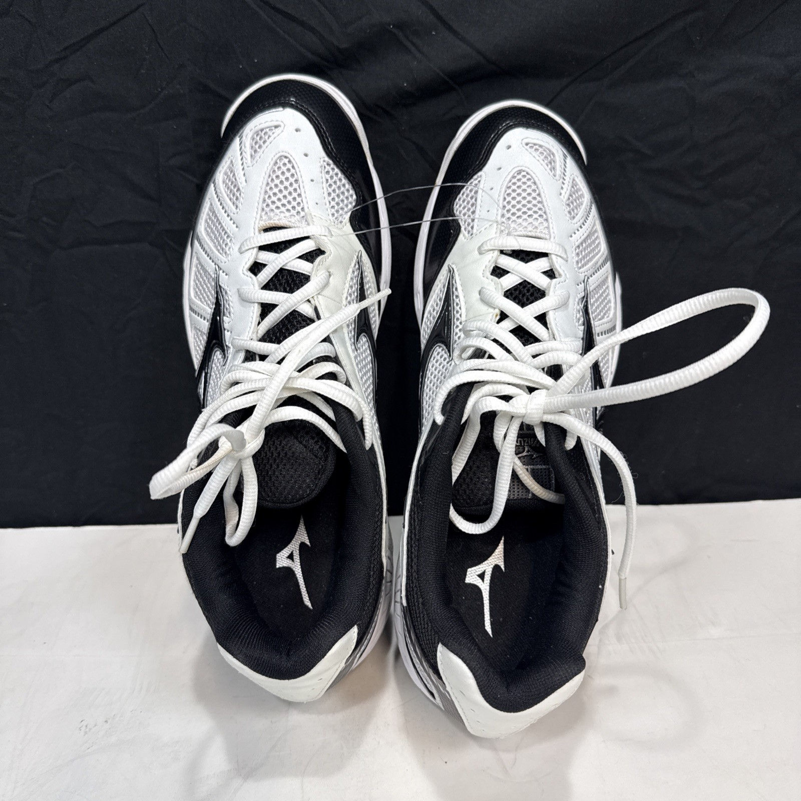 Mizuno Wave Hurricane Volleyball Shoes Black/Silver Sneakers WMN 11.5